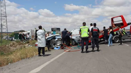 Otomobille çarpışan araç sulama kanalına düştü: 1 ölü, 3 yaralı