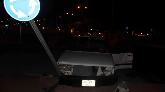 Otomobiller çarpıştı: 2 Yaralı