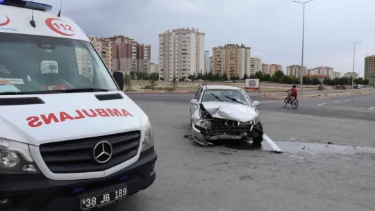 Otomobiller çarpıştı: 5 yaralı