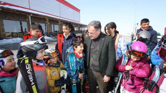 Özdoğan: 'Gençlerimizi milli sporcu olarak görmek istiyoruz'