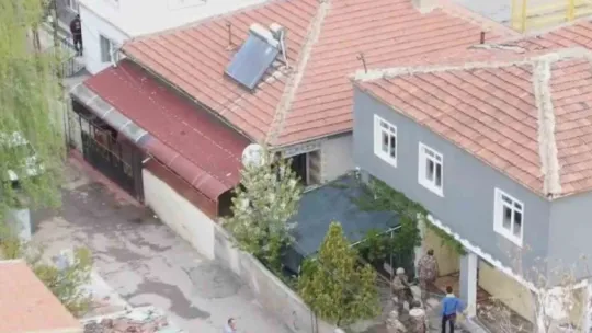 Özel Harekat destekli operasyonda hırsızlıktan aranan 4 kişi yakalandı