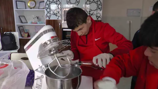 Özel öğrencilerden en özel kandil simidi