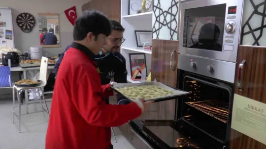 Özel öğrencilerden en özel kandil simidi
