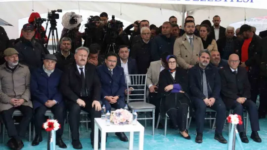 Özhaseki: 'Allah kötüleri iş başına getirmesin diye dua ediyorum'