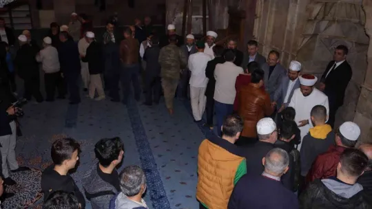 Özhaseki vatandaşlarla bayramlaştı