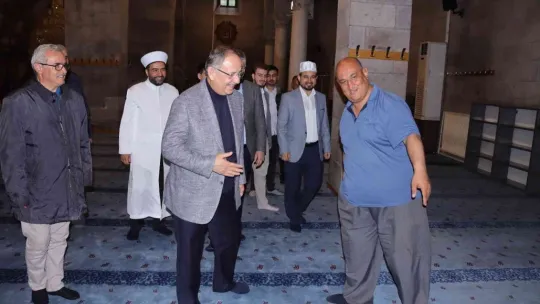 Özhaseki vatandaşlarla bayramlaştı