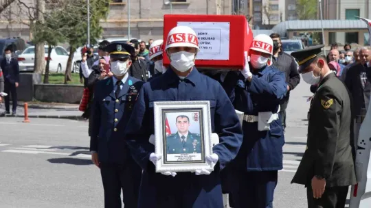 Pençe Kilit şehidi son yolculuğuna uğurlandı