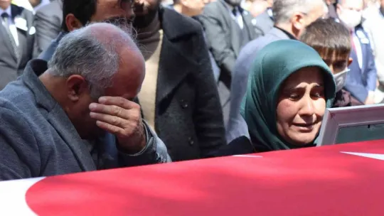 Pençe Kilit şehidi son yolculuğuna uğurlandı