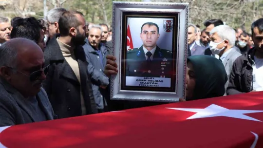 Pençe Kilit şehidi son yolculuğuna uğurlandı
