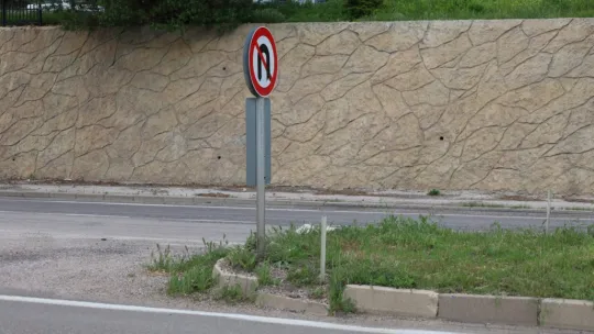 Pınarbaşı halkı: 'Yollar delik deşik, kaldırımlar eğit bükük'