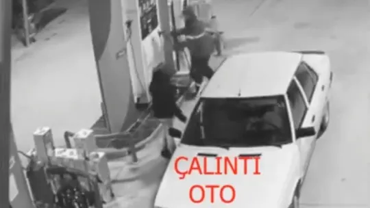 Pişkinliğin böylesi: Çaldıkları araca yakıt aldılar, parasını ödemeden kaçtılar