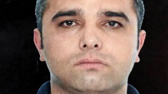Polis memuru kalbine yenik düştü