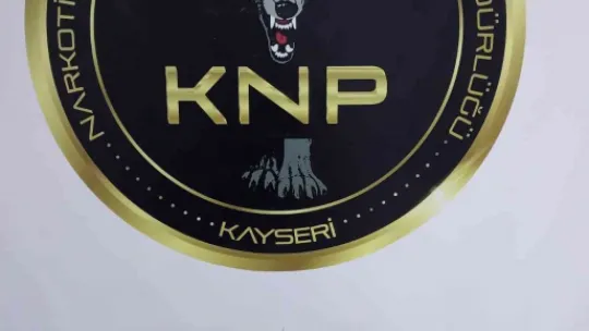 Polis uyuşturucu tacirini nefes kesen kovalamaca sonucu yakaladı