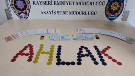 Polisten 'kumar' operasyonu