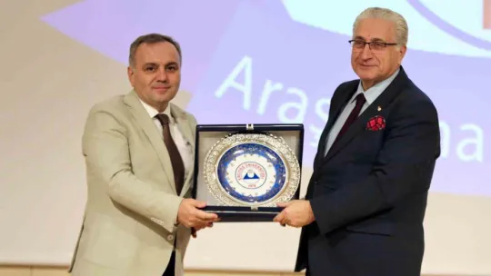 Prof. Dr. İsmail Hakkı Aydın, ERÜ öğrencileri ile buluştu