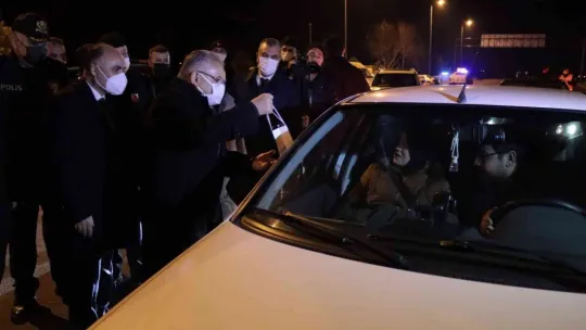 Protokolden polis ve jandarmaya 'yılbaşı' ziyareti
