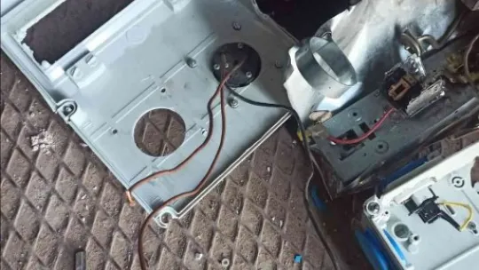 Radyo vericisinin kablolarını çalan şahsa suçüstü