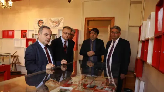 Rektör Altun'dan, ERUSAM'a ziyaret