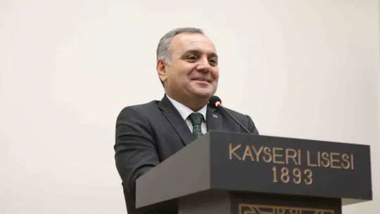 Rektör Altun, mezun olduğu lisenin öğrencileri ile buluştu