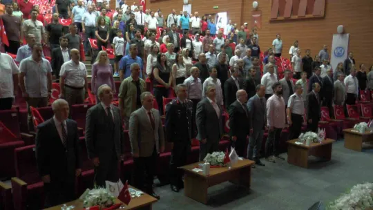 Rektör Karamustafa: 'Kahraman milletimiz, demokrasiye olan bağlılığını tüm dünyaya bir kez daha göstermiştir'