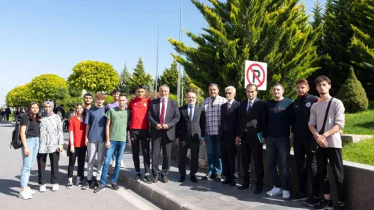 Rektör Karamustafa öğrencilerle buluştu