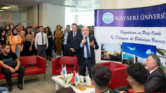 Rektör Karamustafa öğrencilerle buluştu