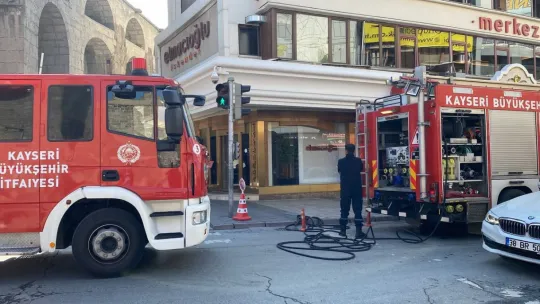 Restoranda çıkan baca yangını söndürüldü