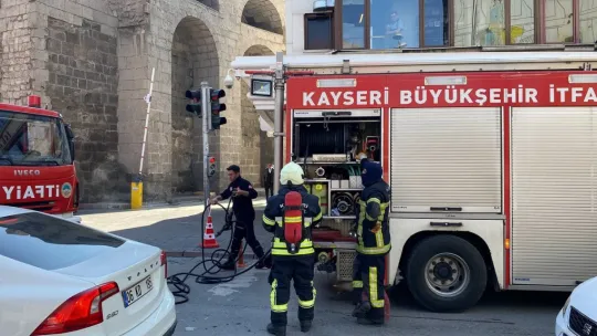 Restoranda çıkan baca yangını söndürüldü