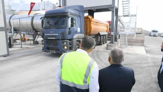 Saatte 240 ton üretim yapan dev asfalt plenti faaliyet egeçti