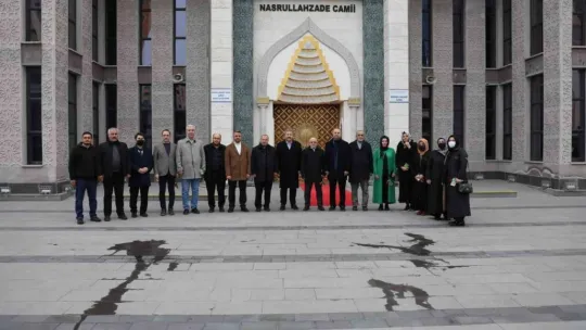 Sabah namazında kandil simidi Başkan Palancıoğlu'ndan