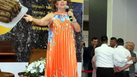 Safiye Soyman ve Faik Öztürk hayranlarıyla buluştu