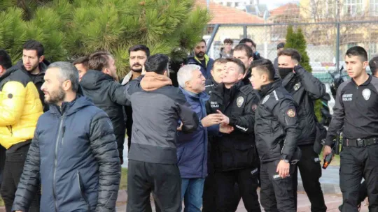 Saha içerisindeki gerginlik kavgaya dönüştü