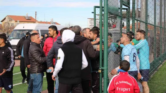 Saha içerisindeki gerginlik kavgaya dönüştü