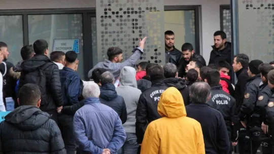 Saha içerisindeki gerginlik kavgaya dönüştü