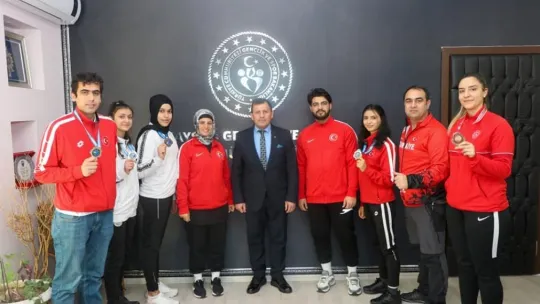 Şampiyonlardan Ali İhsan Kabakcı'ya ziyaret