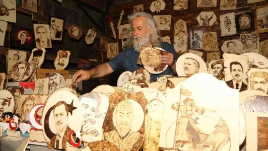 Sanatçılar sokağı Ziyaretçilerini Bekliyor