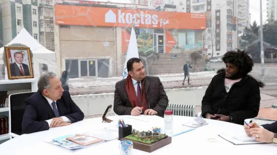 Şeffaf Oda'da renkli görüntüler