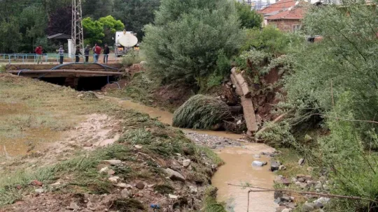 Selde zarar gören Koyunabdal Mahallesi'nde inceleme