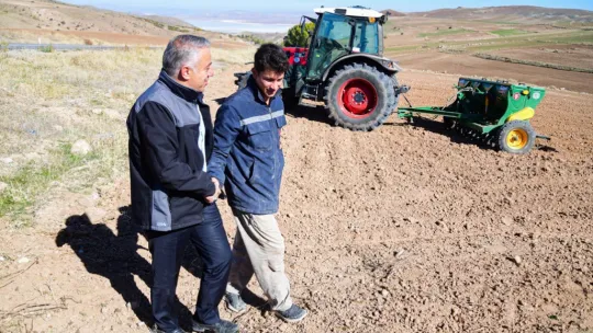 Sertifikalı tohumlar toprakla buluştu