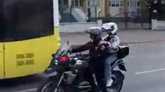 Sınava geç kalan adayların imdadına Kayseri polisi yetişti