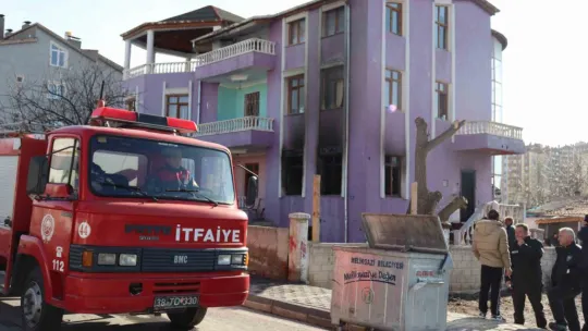 Sobayı benzinle tutuşturunca evi yaktılar: 2 yaralı