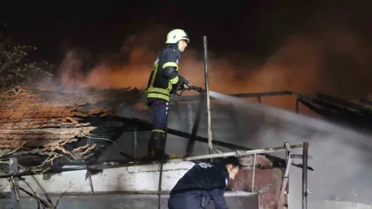 Söndürülmeyen mangal evi küle çevirdi
