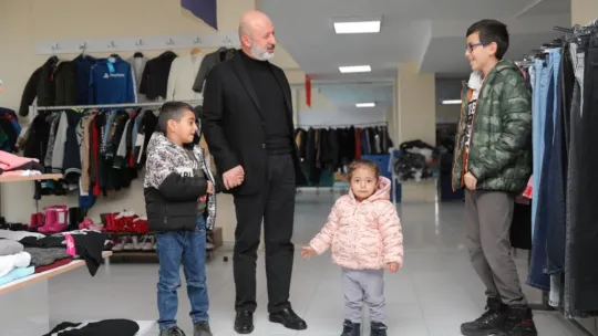 Sosyal market, depremzedelere özel hizmet veriyor