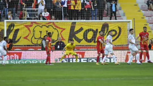 Spor Toto Süper Lig: Kayserispor: 3 - Ümraniyespor: 1 (Maç sonucu)