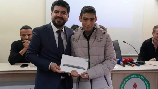 Stada değil, okula geldiler