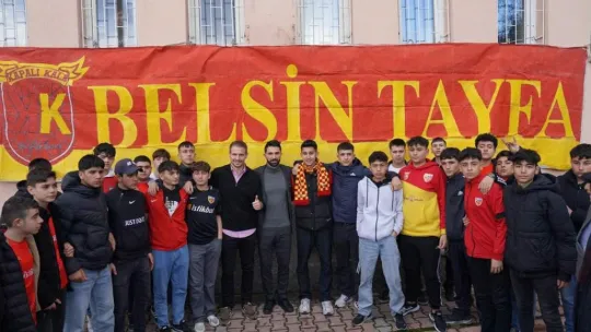 Stada değil, okula geldiler