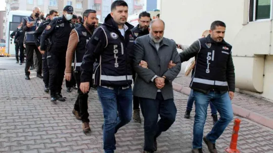 Suç örgütü operasyonunda 25 kişi adliyede