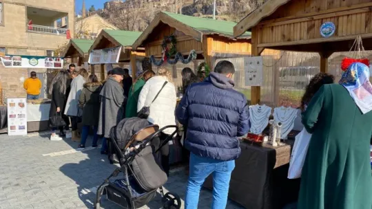 Talas 'Maharetli Eller Kadın Üretici Pazarı'na İlgi Büyük