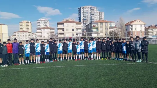Talas 75. Yıl Mühibe Germirli OrtaokuluTürkiye Şampiyonası'na hazırlanıyor