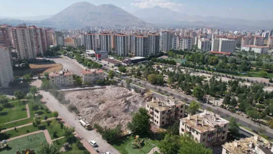 Talas dönüşüyor, binalar güçleniyor